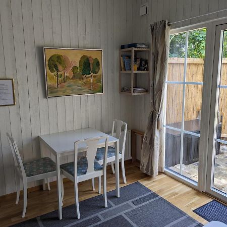 Cute Little Cottage In Hoellviken Eksteriør billede