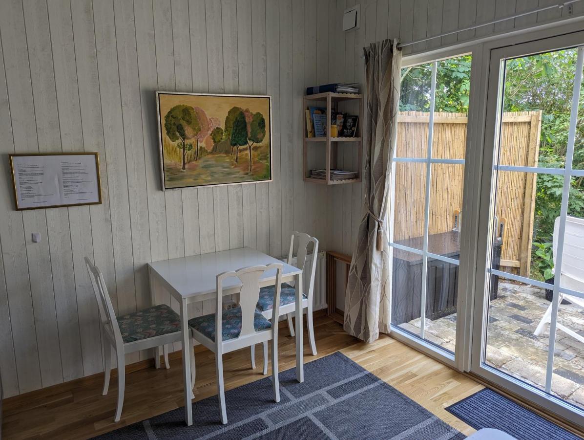 Cute Little Cottage In Hoellviken Eksteriør billede